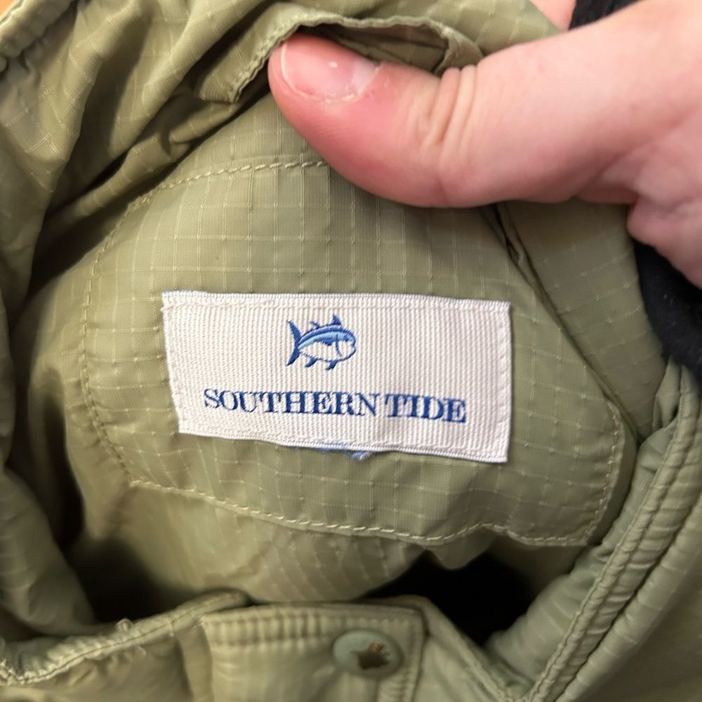 Southern Tide Puffer Vest - Picture 2 of 8